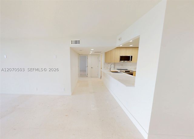 100 Bayview Dr 1626, Sunny Isles Beach, FL 33160