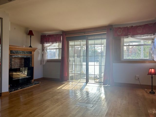 86 Lakeview Ave, Taunton, MA 02780