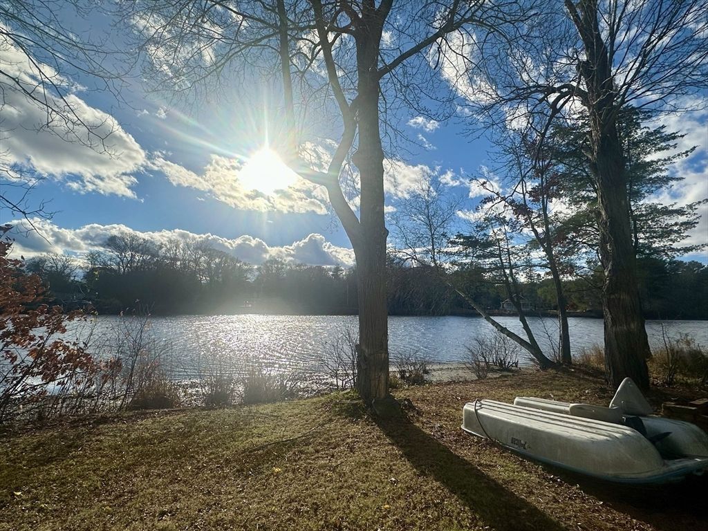 86 Lakeview Ave, Taunton, MA 02780