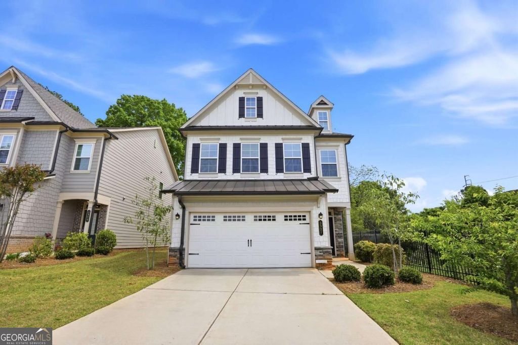 3327 Park Pointe Circle, Scottdale, GA 30079