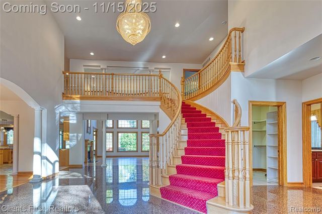 40600 8 Mile Road, Novi, MI 48167