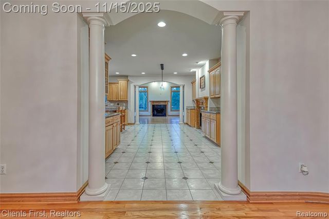 40600 8 Mile Road, Novi, MI 48167