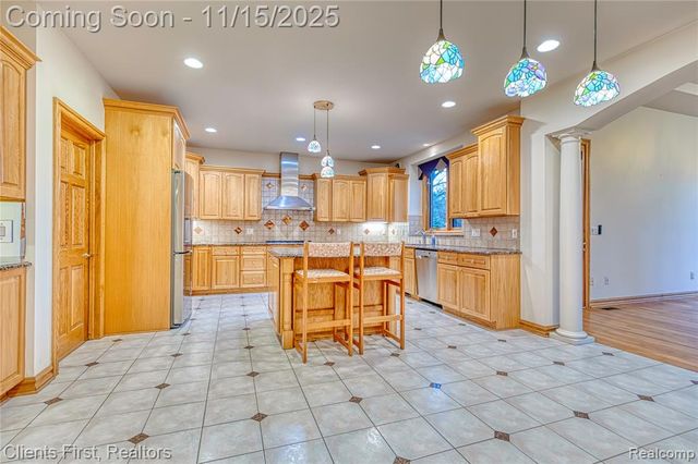 40600 8 Mile Road, Novi, MI 48167