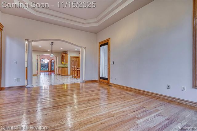 40600 8 Mile Road, Novi, MI 48167