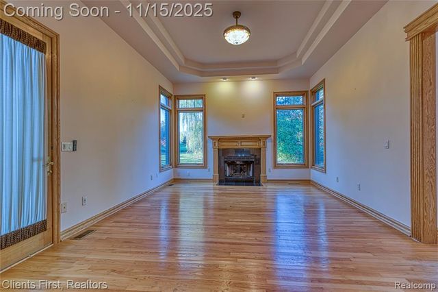 40600 8 Mile Road, Novi, MI 48167