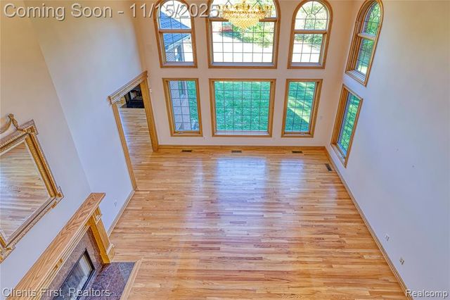 40600 8 Mile Road, Novi, MI 48167