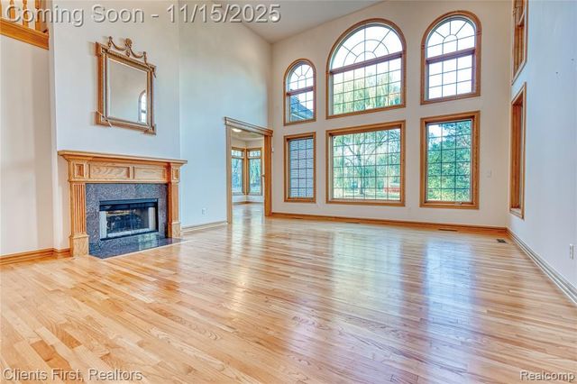 40600 8 Mile Road, Novi, MI 48167