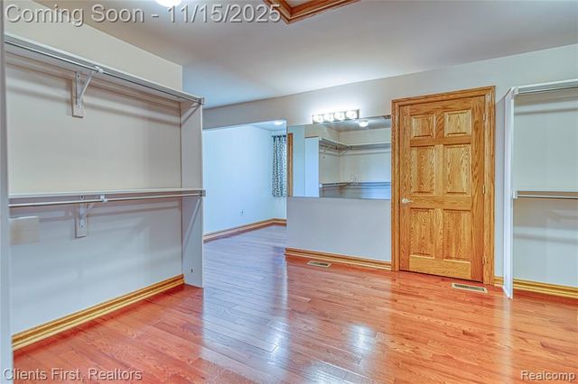 40600 8 Mile Road, Novi, MI 48167