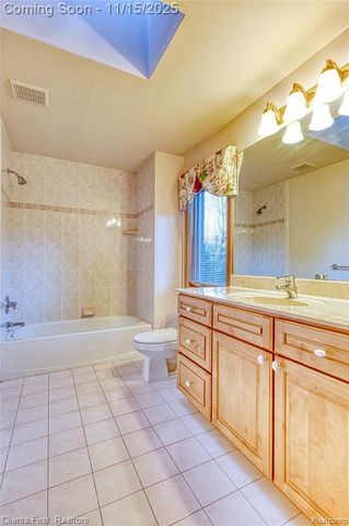 40600 8 Mile Road, Novi, MI 48167