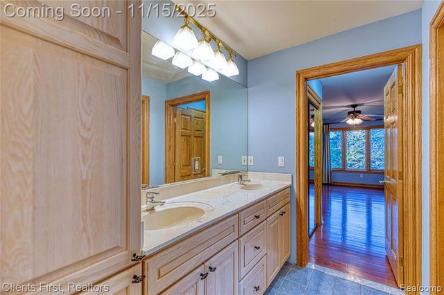 40600 8 Mile Road, Novi, MI 48167