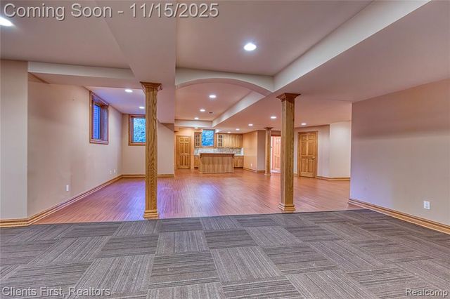 40600 8 Mile Road, Novi, MI 48167