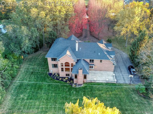 40600 8 Mile Road, Novi, MI 48167