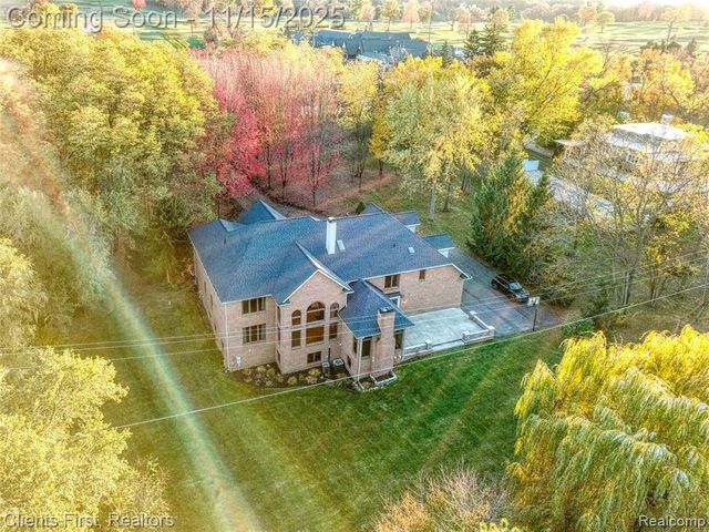 40600 8 Mile Road, Novi, MI 48167