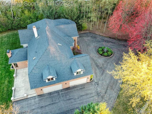 40600 8 Mile Road, Novi, MI 48167