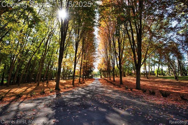 40600 8 Mile Road, Novi, MI 48167