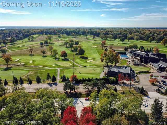 40600 8 Mile Road, Novi, MI 48167
