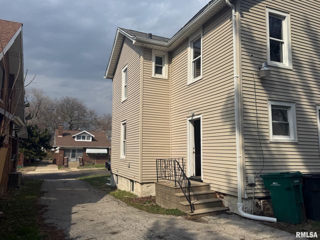 118 E ARCHER Avenue, Peoria, IL 61603