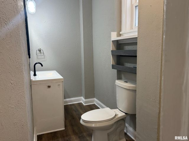 118 E ARCHER Avenue, Peoria, IL 61603