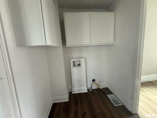 118 E ARCHER Avenue, Peoria, IL 61603