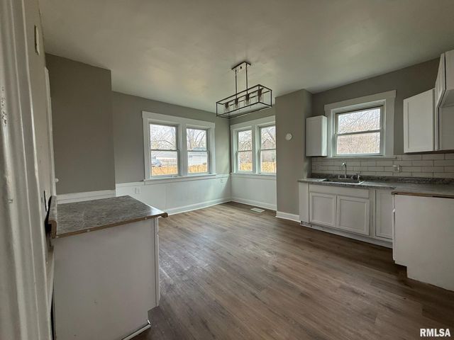 118 E ARCHER Avenue, Peoria, IL 61603