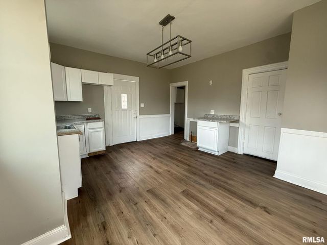 118 E ARCHER Avenue, Peoria, IL 61603