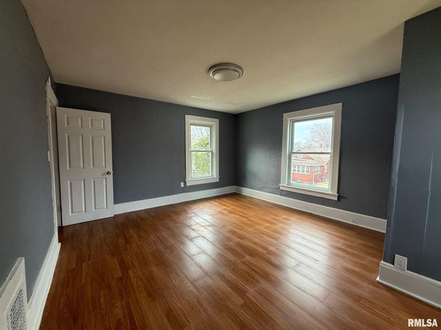 118 E ARCHER Avenue, Peoria, IL 61603