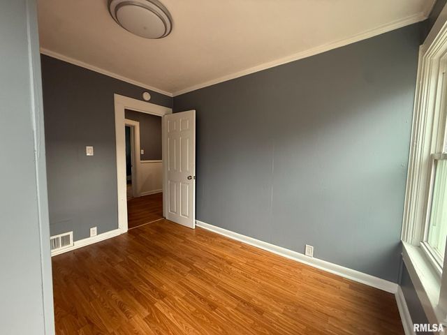 118 E ARCHER Avenue, Peoria, IL 61603