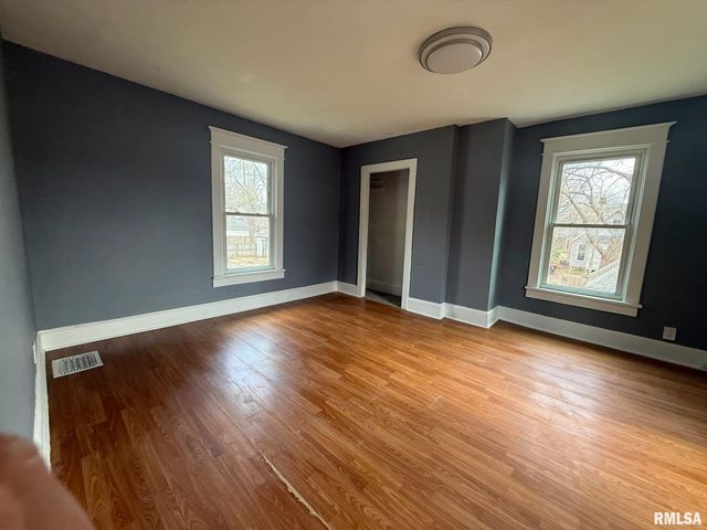 118 E ARCHER Avenue, Peoria, IL 61603