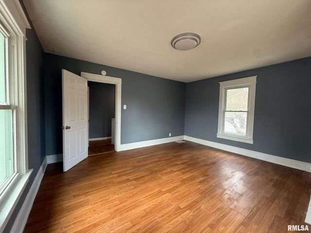 118 E ARCHER Avenue, Peoria, IL 61603