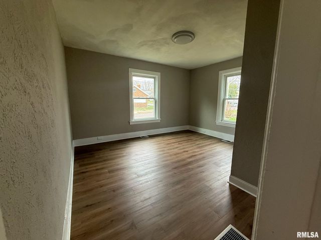 118 E ARCHER Avenue, Peoria, IL 61603