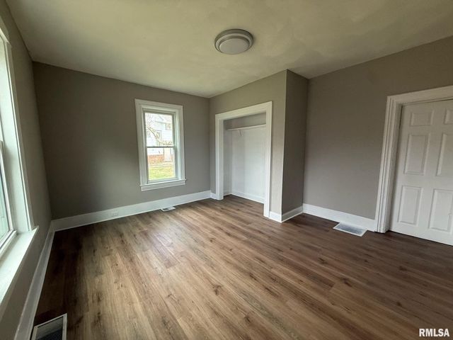 118 E ARCHER Avenue, Peoria, IL 61603