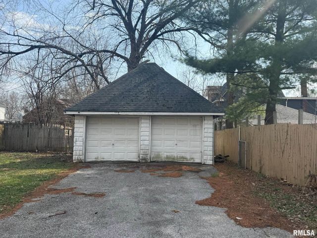 118 E ARCHER Avenue, Peoria, IL 61603