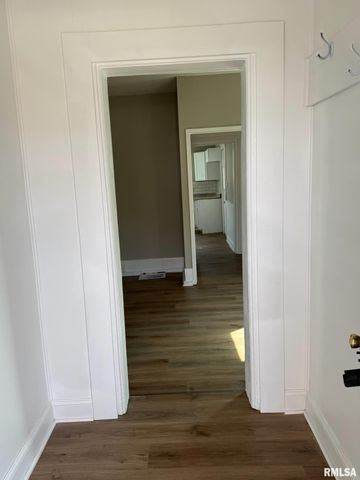 118 E ARCHER Avenue, Peoria, IL 61603