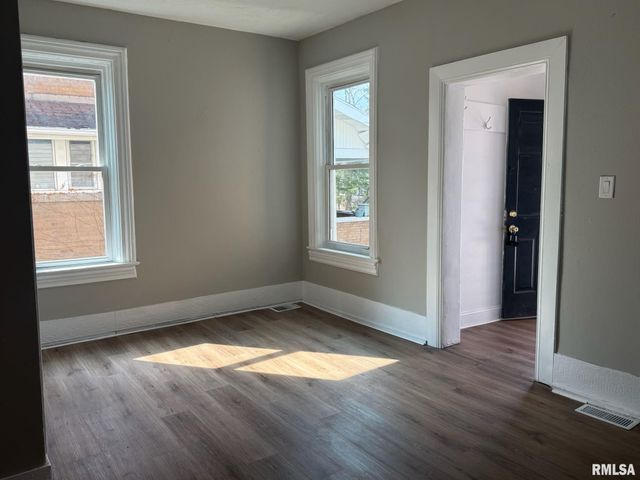 118 E ARCHER Avenue, Peoria, IL 61603