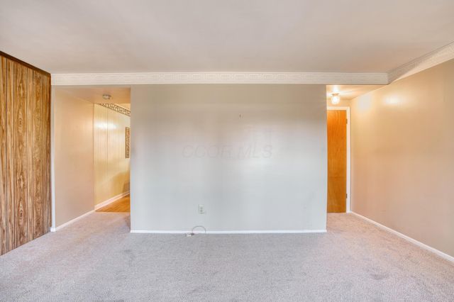 5584 Brackenridge, R7, Columbus, OH 43228