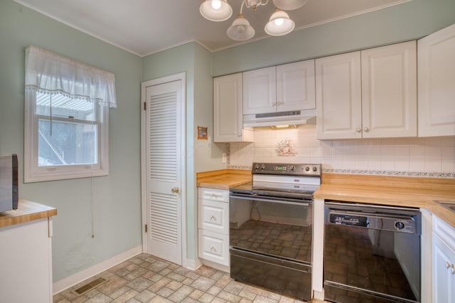 5584 Brackenridge, R7, Columbus, OH 43228