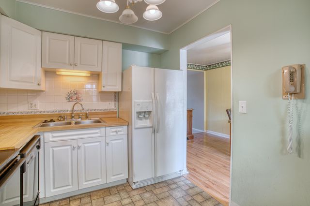 5584 Brackenridge, R7, Columbus, OH 43228