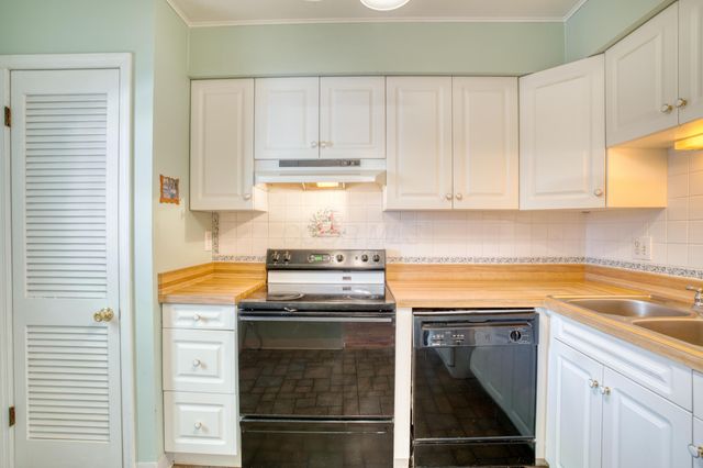 5584 Brackenridge, R7, Columbus, OH 43228