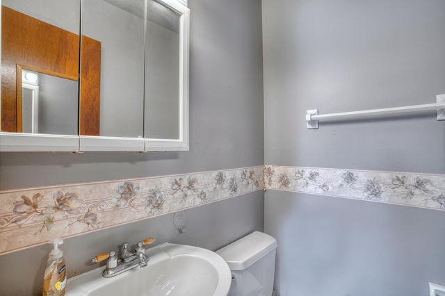 5584 Brackenridge, R7, Columbus, OH 43228