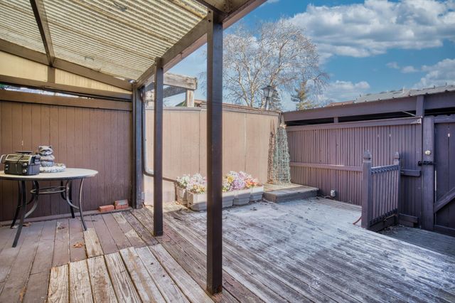 5584 Brackenridge, R7, Columbus, OH 43228