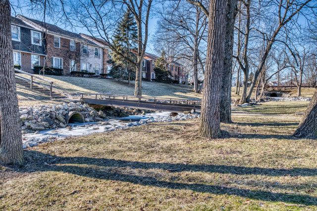 5584 Brackenridge, R7, Columbus, OH 43228