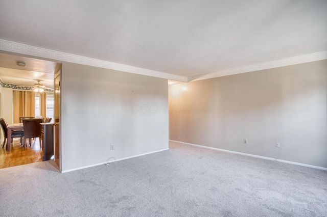 5584 Brackenridge, R7, Columbus, OH 43228