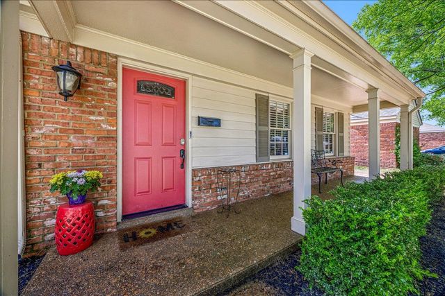 1683 DORSET DR, Memphis, TN 38117