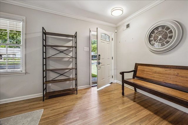 1683 DORSET DR, Memphis, TN 38117