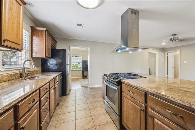 1683 DORSET DR, Memphis, TN 38117