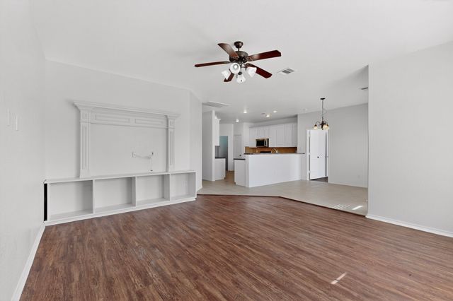 1066 Carpenter Court, Lavon, TX 75166