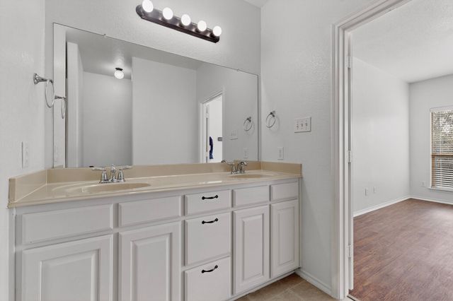 1066 Carpenter Court, Lavon, TX 75166