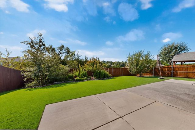 1066 Carpenter Court, Lavon, TX 75166