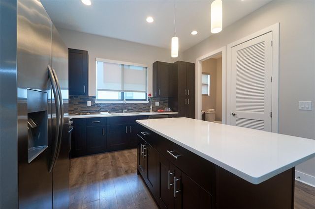 136 8TH STREET N, St Petersburg, FL 33701