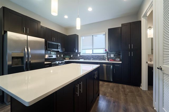 136 8TH STREET N, St Petersburg, FL 33701